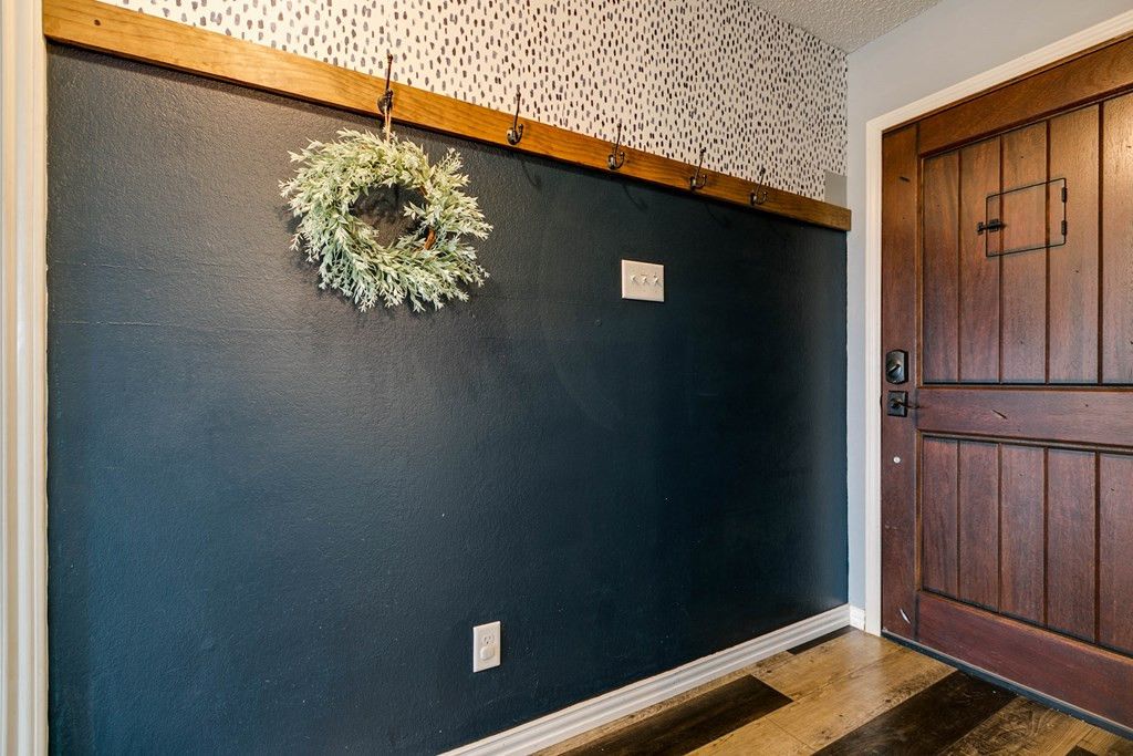 Image 3 of property listing at 1221 Elmo Lane, San Angelo, TX 76905