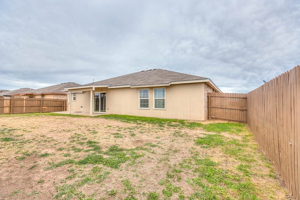 Image 36 of property listing at 1221 Elmo Lane, San Angelo, TX 76905