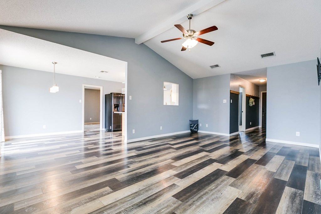 Image 6 of property listing at 1221 Elmo Lane, San Angelo, TX 76905