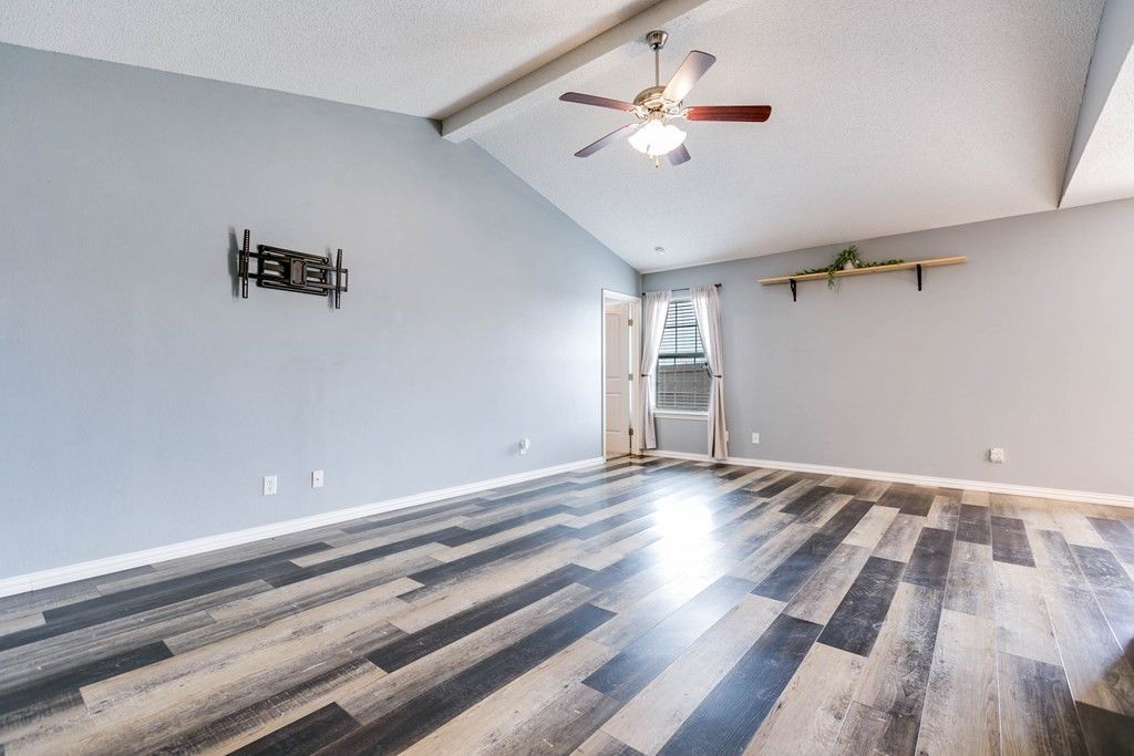 Image 8 of property listing at 1221 Elmo Lane, San Angelo, TX 76905