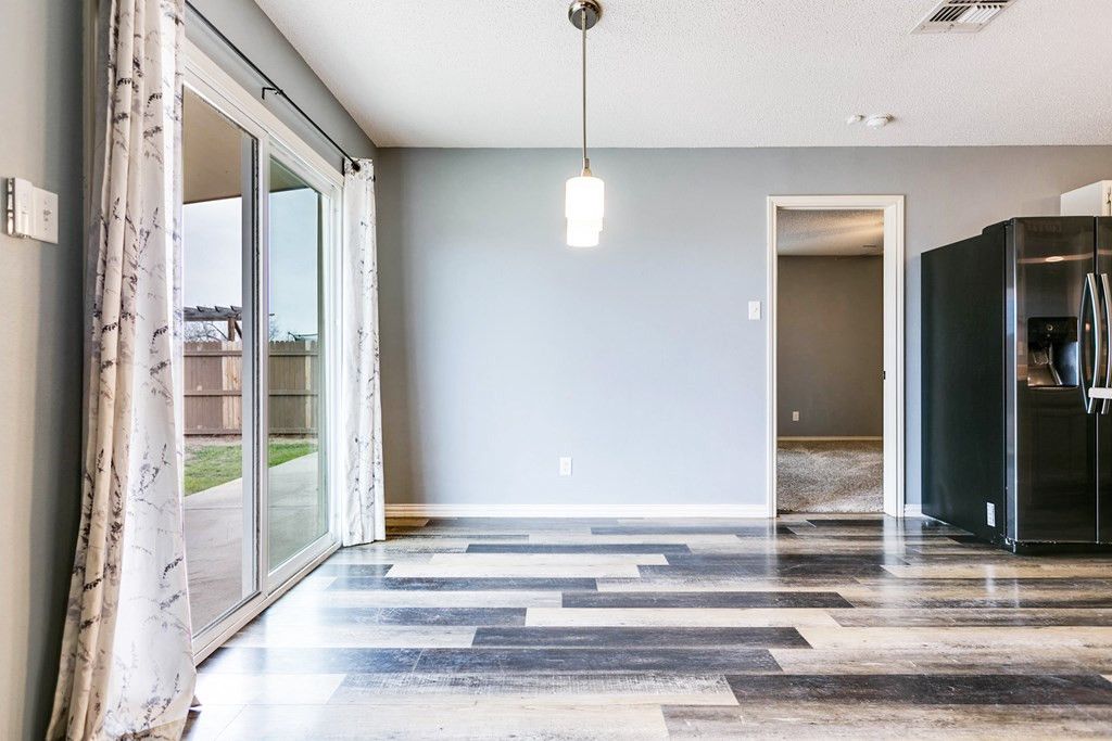 Image 9 of property listing at 1221 Elmo Lane, San Angelo, TX 76905