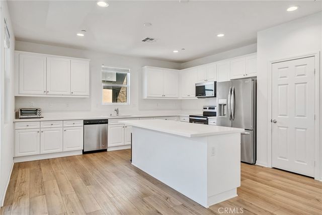 911 E 3rd, Santa Ana, CA 92701