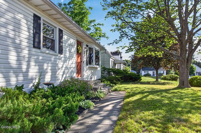 28 Smith Avenue, Colonie, NY 12205
