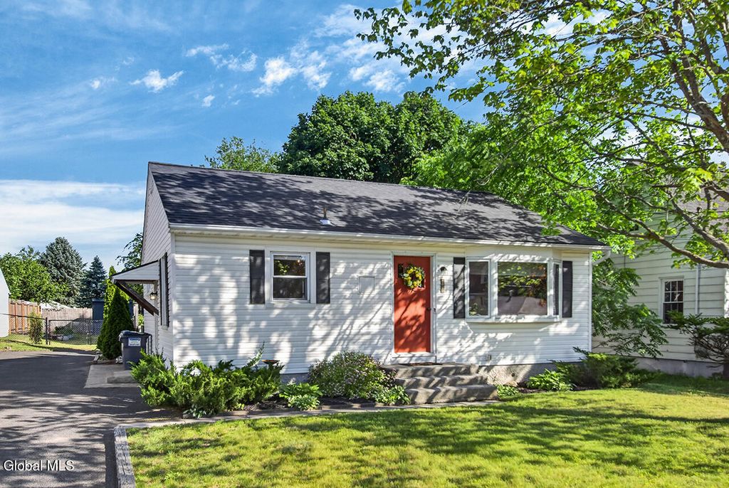 28 Smith Avenue, Colonie, NY 12205