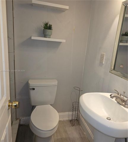 323 NW 4th Pl, Deerfield Beach, FL 33441