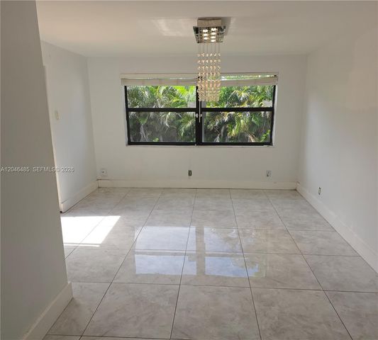 323 NW 4th Pl, Deerfield Beach, FL 33441