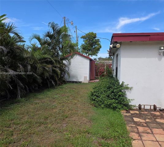 323 NW 4th Pl, Deerfield Beach, FL 33441