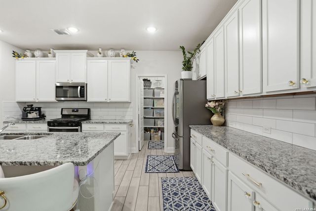 3436 Iron Cyn, Bulverde, TX 78163