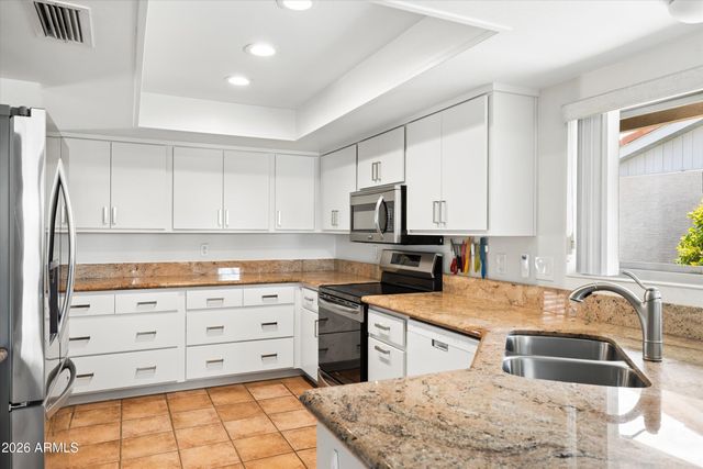 26406 S JARDIN Drive, Sun Lakes, AZ 85248