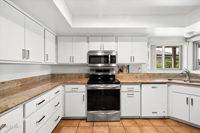 26406 S JARDIN Drive, Sun Lakes, AZ 85248