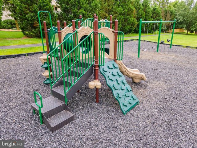 540 HOGAN DR, Martinsburg, WV 25405