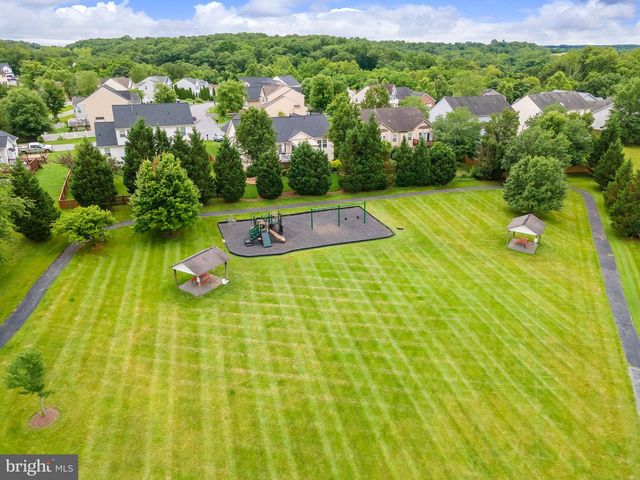 540 HOGAN DR, Martinsburg, WV 25405