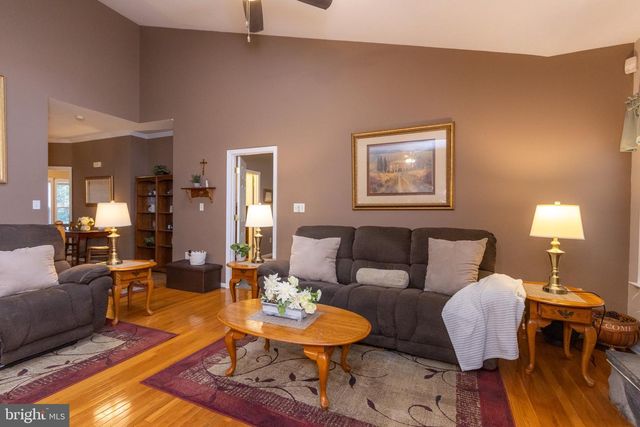 540 HOGAN DR, Martinsburg, WV 25405