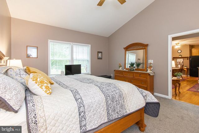 540 HOGAN DR, Martinsburg, WV 25405