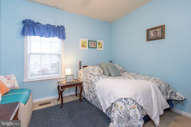 540 HOGAN DR, Martinsburg, WV 25405