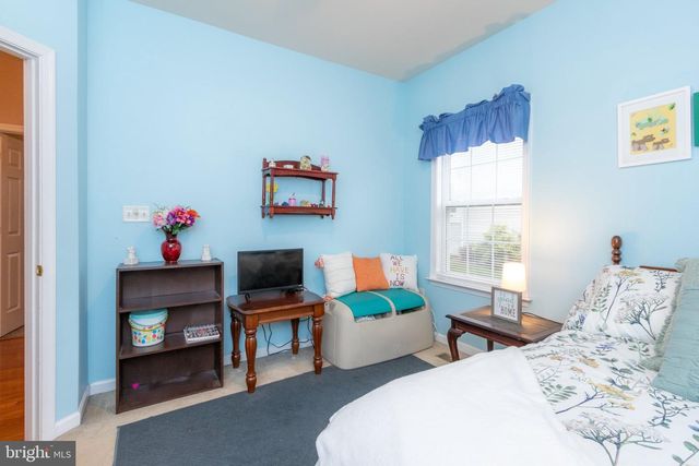 540 HOGAN DR, Martinsburg, WV 25405