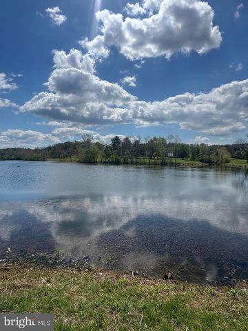 540 HOGAN DR, Martinsburg, WV 25405