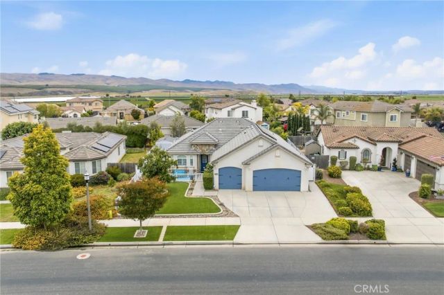 226 Hampton Drive, Santa Maria, CA 93454