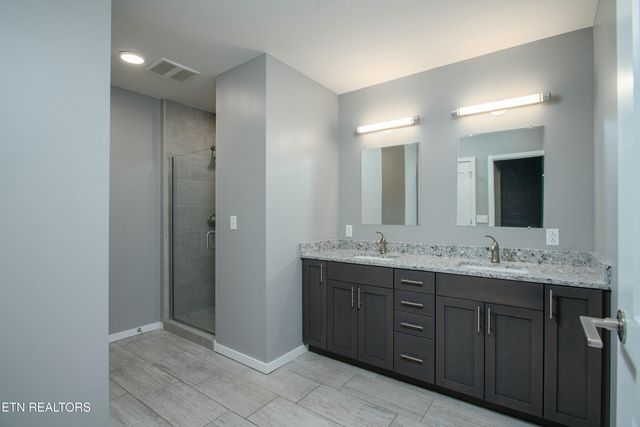 333 W Depot Ave 212, Knoxville, TN 37917