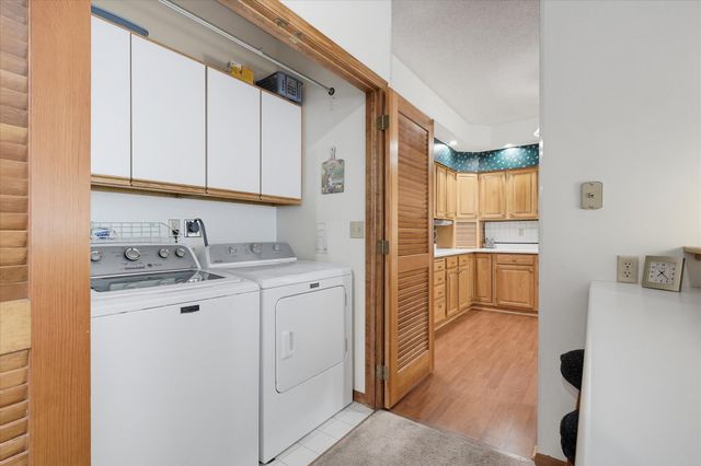 1900 Victoria Road S J, Mendota Heights, MN 55118