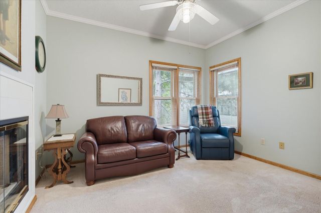 1900 Victoria Road S J, Mendota Heights, MN 55118