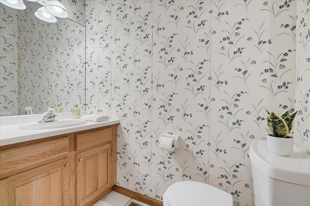 1900 Victoria Road S J, Mendota Heights, MN 55118