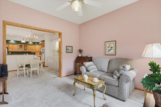 1900 Victoria Road S J, Mendota Heights, MN 55118