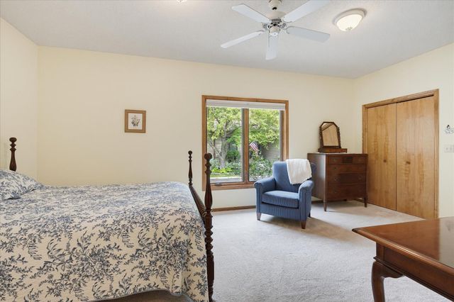1900 Victoria Road S J, Mendota Heights, MN 55118
