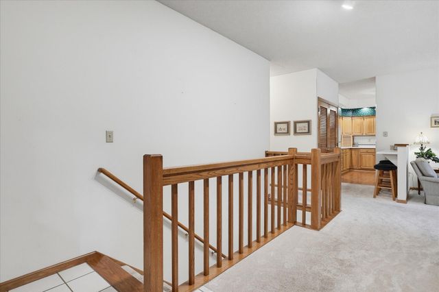 1900 Victoria Road S J, Mendota Heights, MN 55118