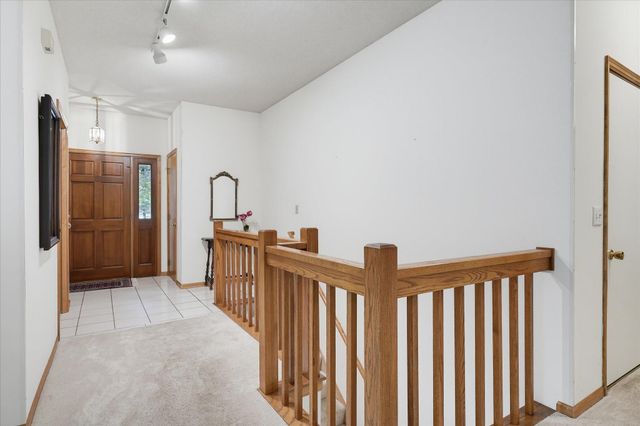 1900 Victoria Road S J, Mendota Heights, MN 55118