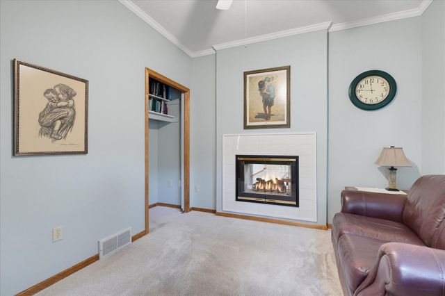 1900 Victoria Road S J, Mendota Heights, MN 55118