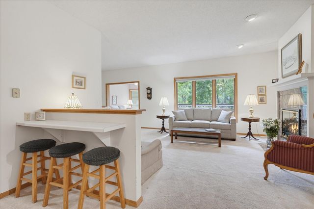 1900 Victoria Road S J, Mendota Heights, MN 55118