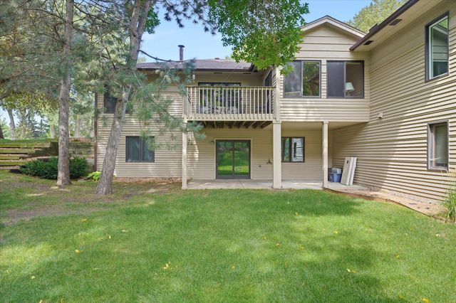 1900 Victoria Road S J, Mendota Heights, MN 55118