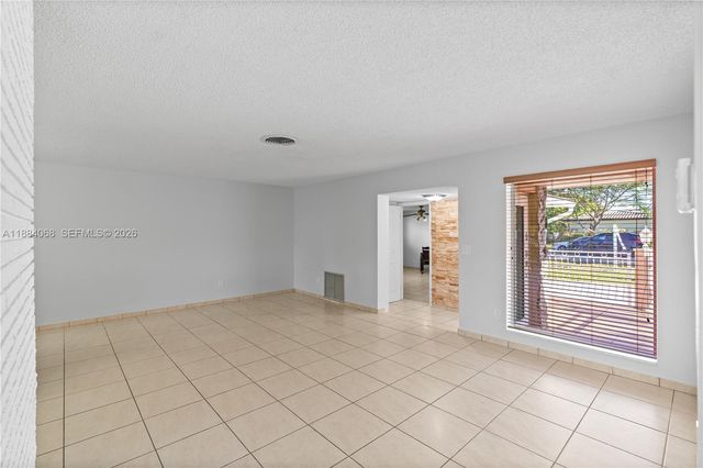 14760 Lewis Rd 14760, Miami Lakes, FL 33014