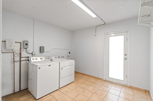 14760 Lewis Rd 14760, Miami Lakes, FL 33014