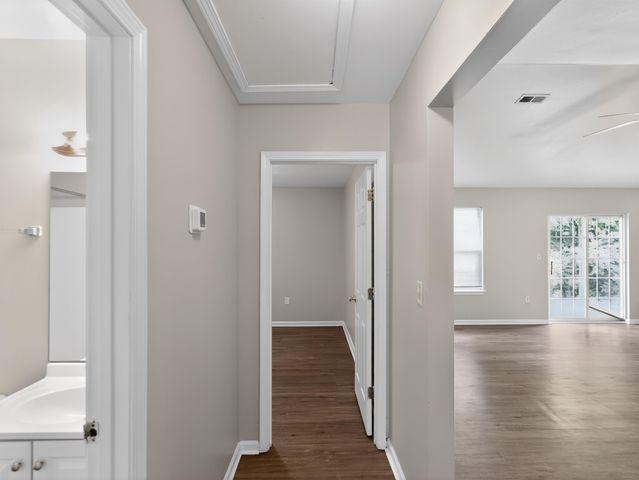 1872 Tamara Way, Spartanburg, SC 29301