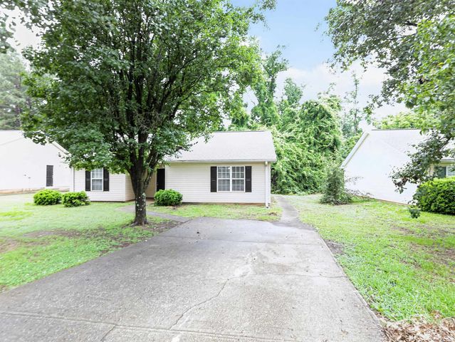 1872 Tamara Way, Spartanburg, SC 29301