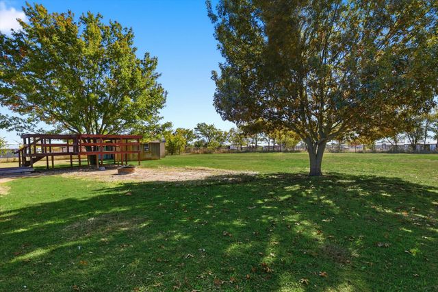 11649 Mitchell Circle, Ponder, TX 76259