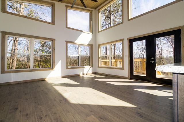 134 Holler Top Road, Campton, KY 41301