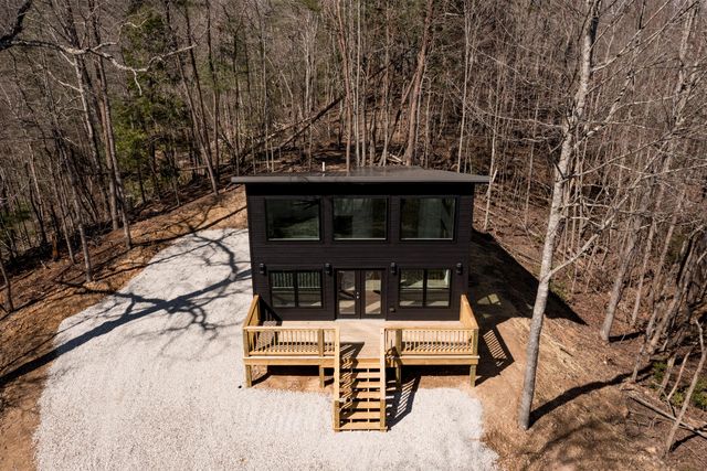 134 Holler Top Road, Campton, KY 41301