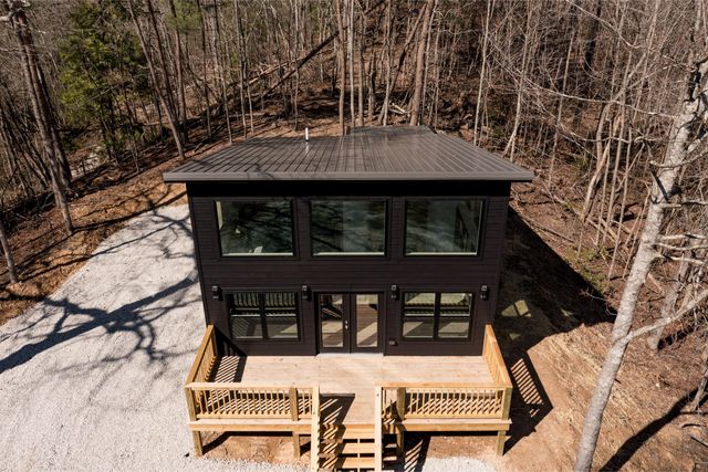 134 Holler Top Road, Campton, KY 41301