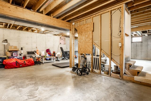 2584 E Fairway Village Drive, Greenfield, IN 46140