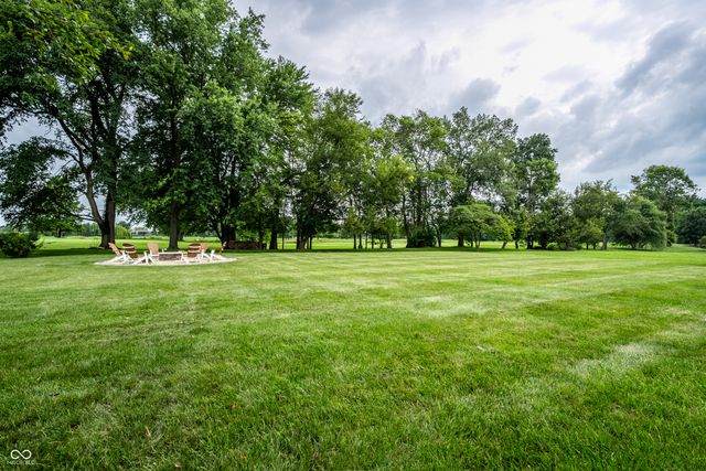 2584 E Fairway Village Drive, Greenfield, IN 46140