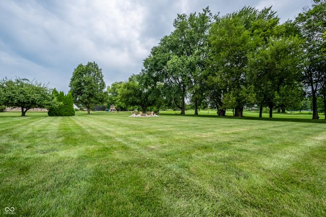 2584 E Fairway Village Drive, Greenfield, IN 46140