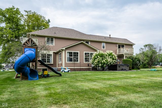 2584 E Fairway Village Drive, Greenfield, IN 46140
