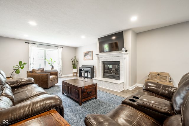 2584 E Fairway Village Drive, Greenfield, IN 46140