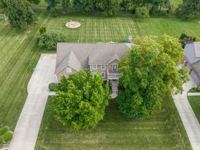 2584 E Fairway Village Drive, Greenfield, IN 46140
