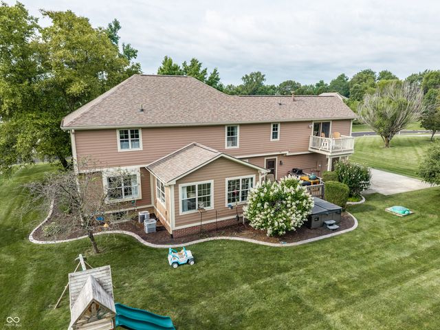 2584 E Fairway Village Drive, Greenfield, IN 46140