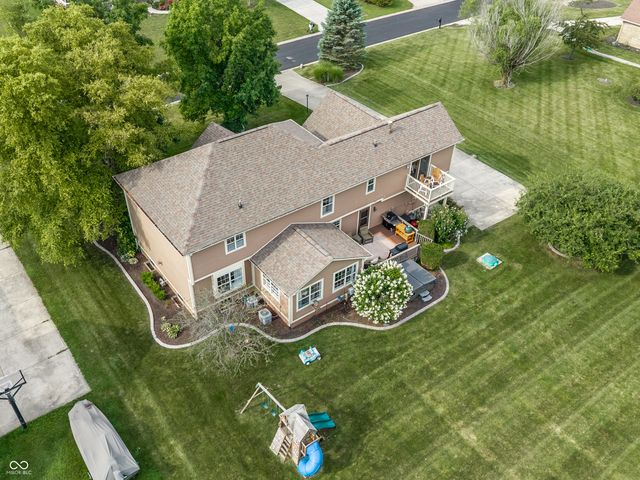 2584 E Fairway Village Drive, Greenfield, IN 46140
