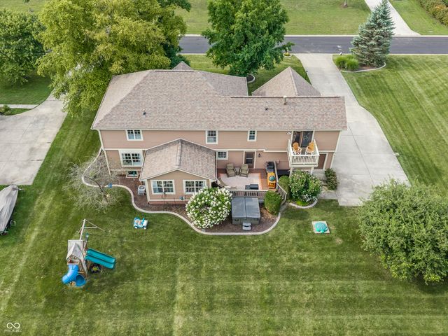 2584 E Fairway Village Drive, Greenfield, IN 46140